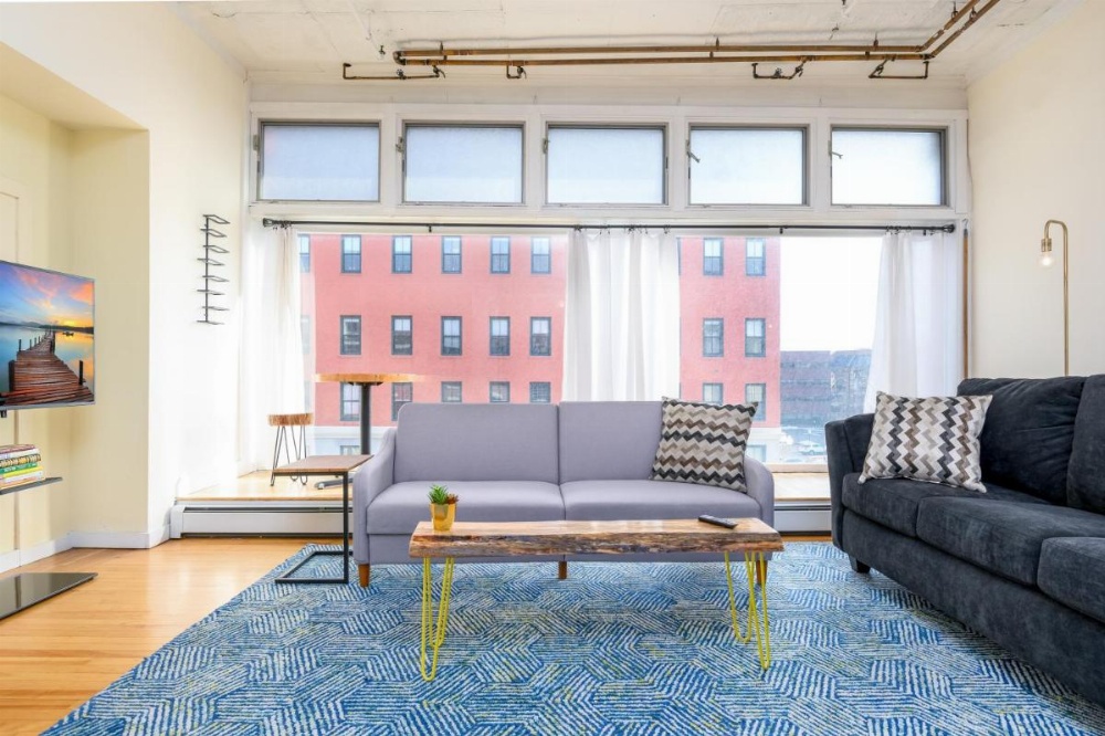 Amazing Historic Apartment With Spectacular City Views Image 12