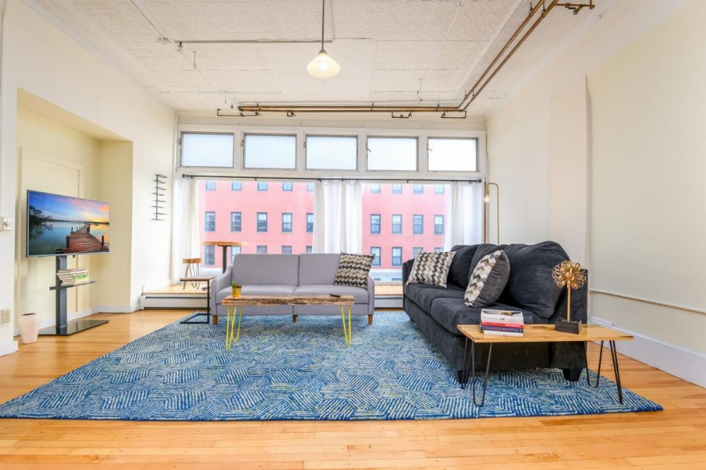 Amazing Historic Apartment With Spectacular City Views Image 7